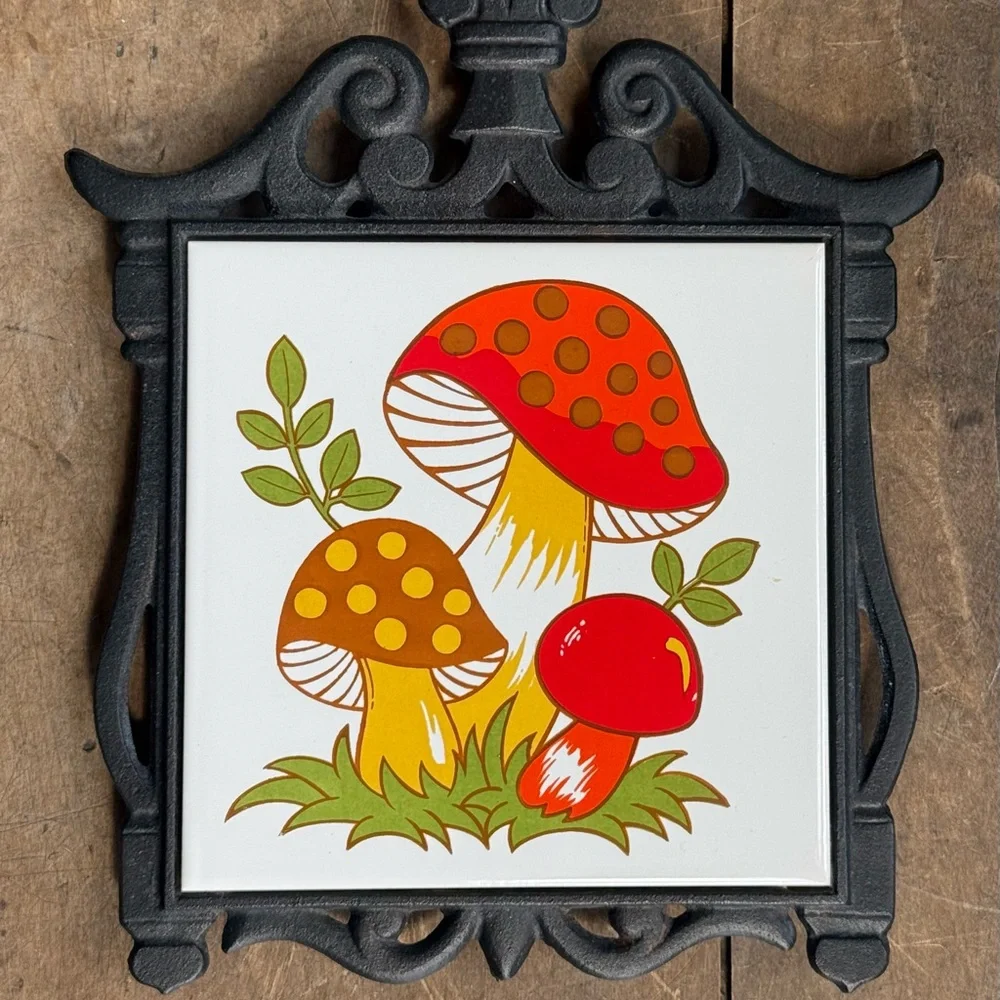 1970s SEARS & ROEBUCK CO 12” X 8” MERRY MUSHROOM TRIVET WITH CERAMIC TILE